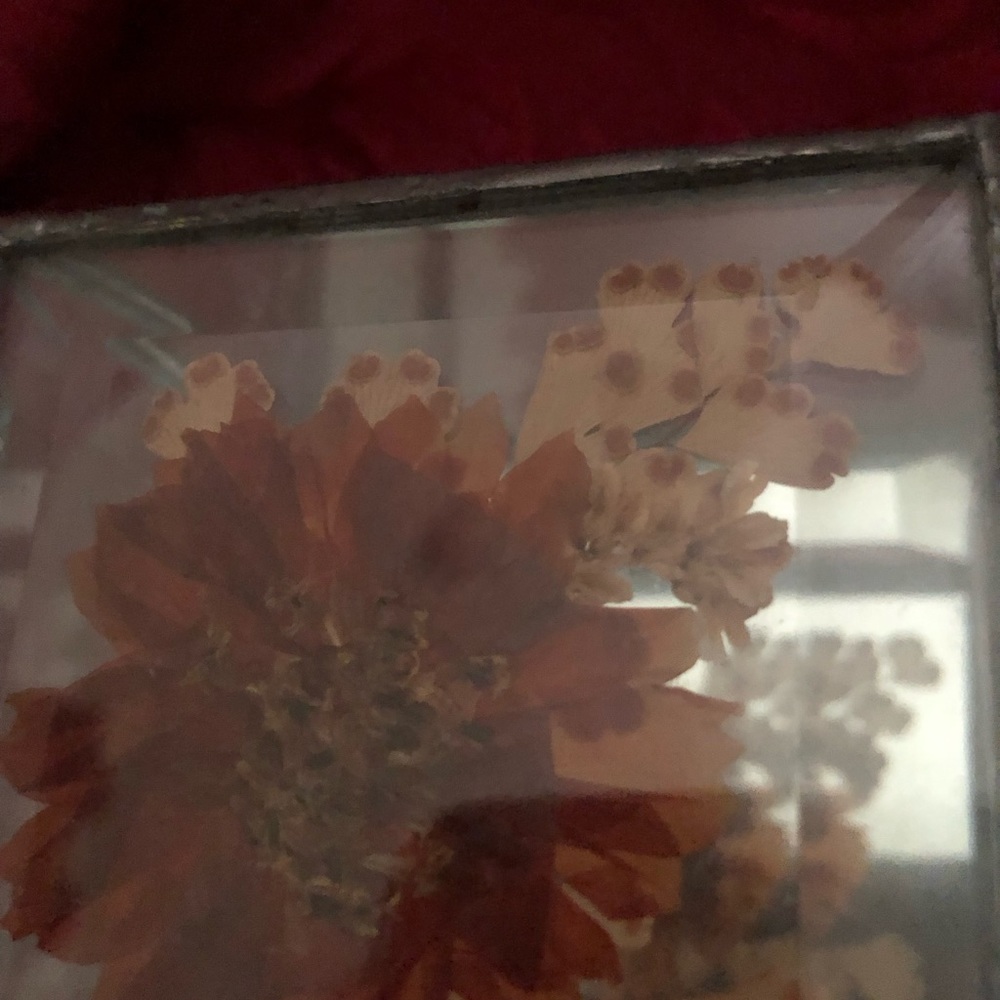 Beveled glass engagement/wedding ring box with dried flower embedded in lid - Picture 10 of 10